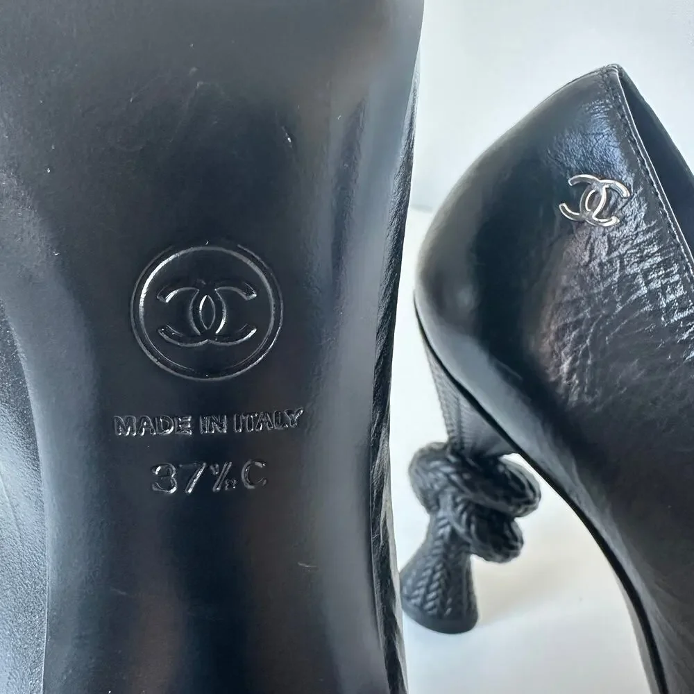 CHANEL 2014 CC Logo Cap Toe Knot Heel Pumps IT 37.5 Black